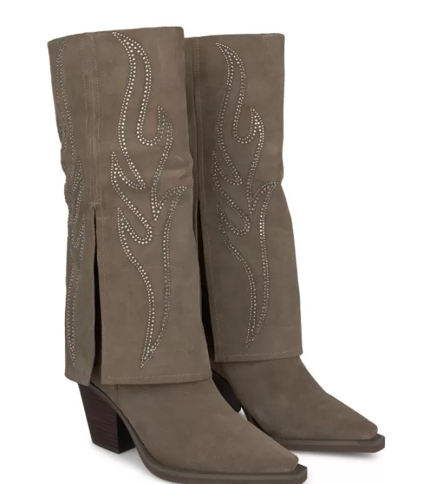 comprar_bota_adornada_con_llamas_2-1.webp Botas Tacón*Alma en Pena Comprar Bota Adornada Con Llamas